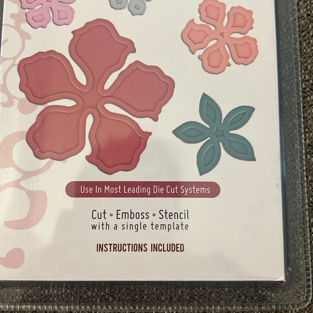 Heartfelt Creations open Vintage Floret Dies and Matching Stamp Set NWT Retired